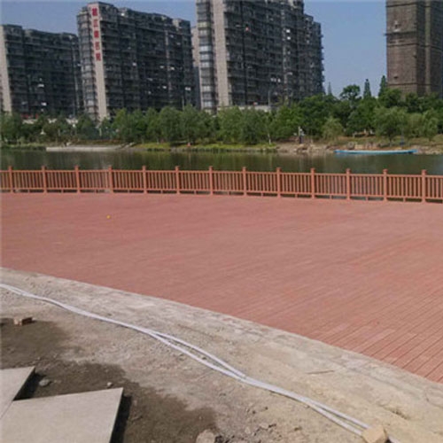 乌鲁木齐木塑户外地板工程|乌鲁木齐塑木地板材料具有木制品的外观和质感，无木材的节